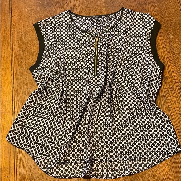 Graphic black & white tunic top w/ gold zip detail - Picture 1 of 3